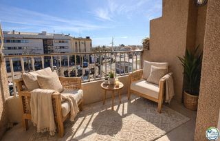 Apartament a Fages de climent 1. Acogedor apartamento en el centro de empuriabrava