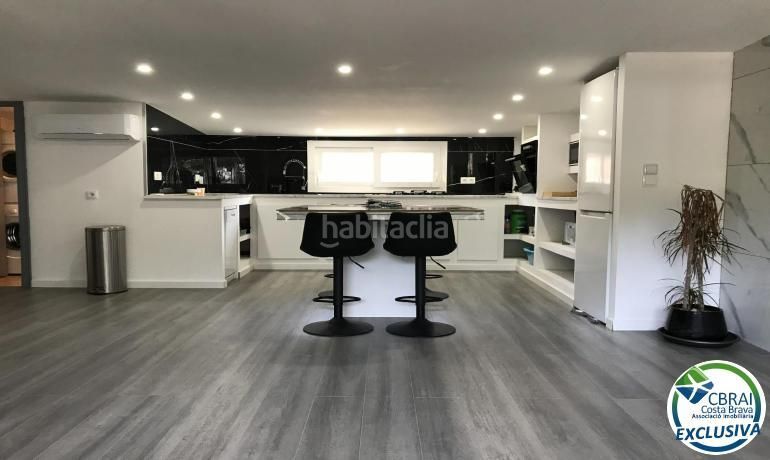 Foto c551ae8f-c214-4a1f-bc5f-3183e9cddd20. Local comercial a Nord Roses