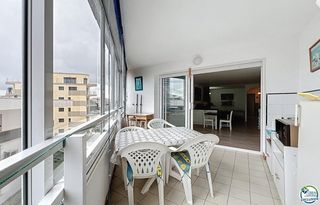 Apartament  De pedro calderon de la barca. Apartamento reformado a un paso del mar en roses