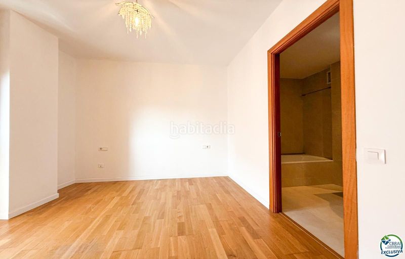 Foto bd48a9c9-b379-4e93-a2cb-5a6cfad6af9e. Apartament a pujades 49 a Creu de la Mà Figueres