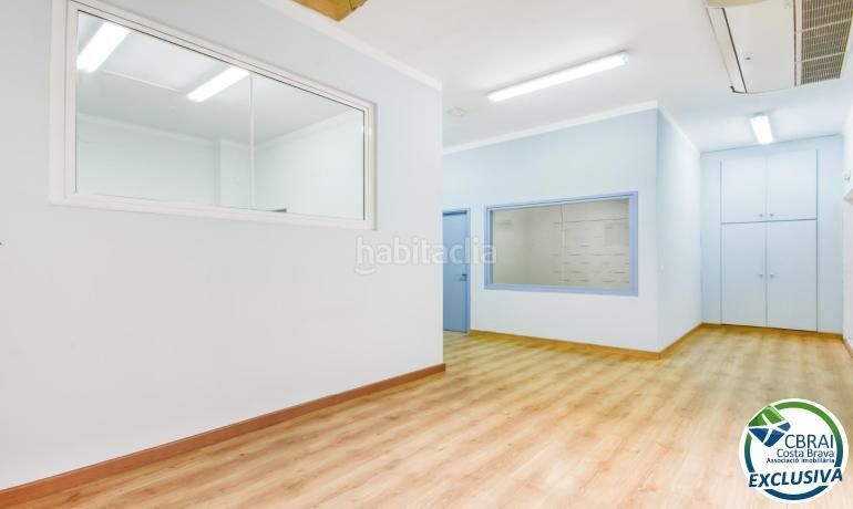 Foto 549f9d53-8df0-414f-82a3-44bd2a763adb. Local comercial a Centre Roses