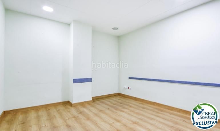 Foto bdf002e8-f97e-4005-9ae4-65988f006291. Local comercial a Centre Roses