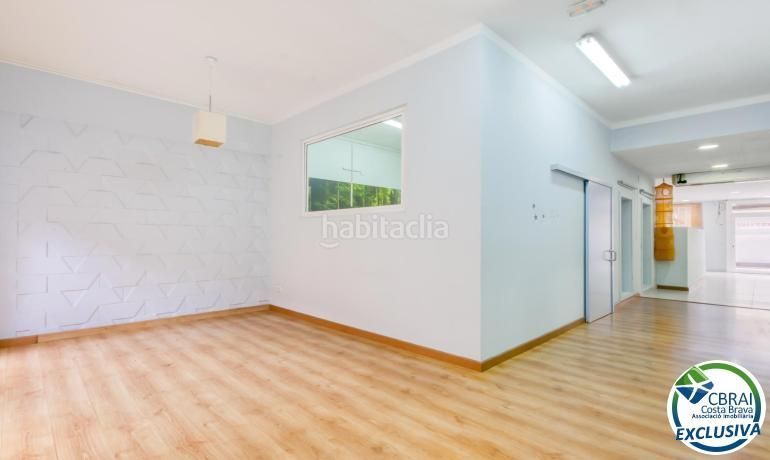 Foto d3274350-b814-45db-8b6e-920a81745d72. Local comercial a Centre Roses