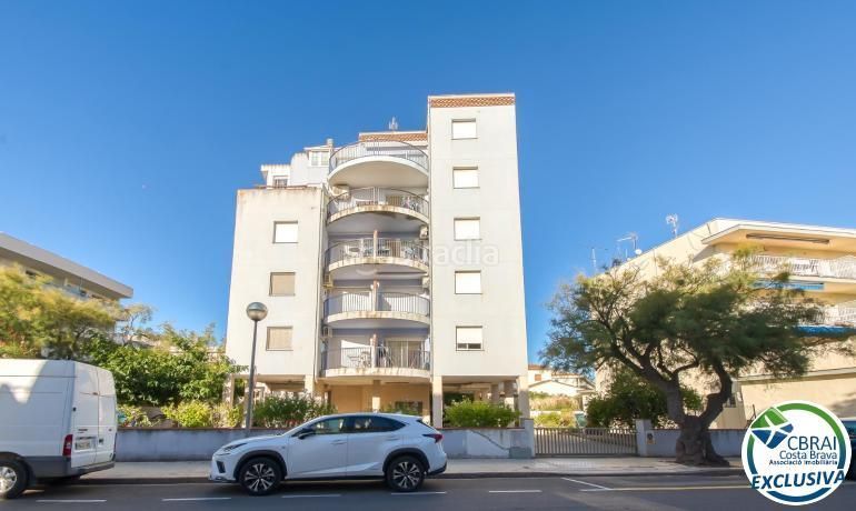 Foto 4d733b91-5a3e-4f25-b894-ba2ba54b7add. Apartament a Salatar Roses