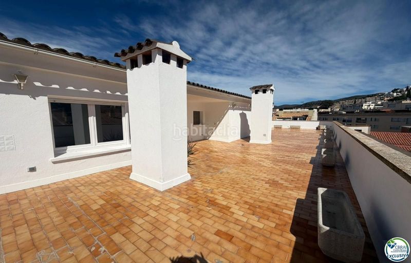 Foto 061a8d5b-b894-4e46-aee3-54e9a8bc2139. Apartament a Centre Roses