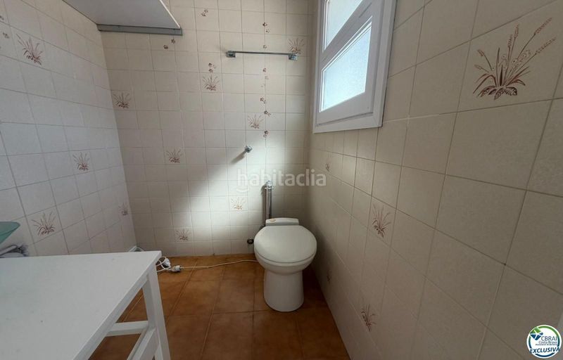 Foto 11db9997-228b-456b-910d-8c2d754f1a57. Apartament a Centre Roses
