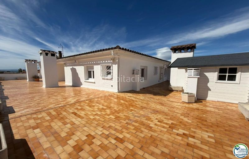 Foto 1f184305-bf51-4645-81da-c8a601ede528. Apartament a Centre Roses