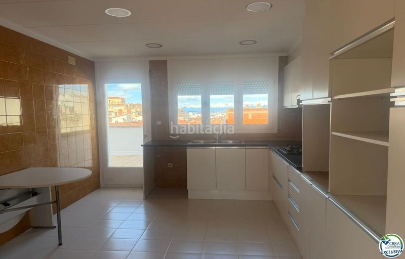 Foto 3ee30cda-1bef-4465-88ef-aca9ba30ac7a. Apartament a Centre Roses