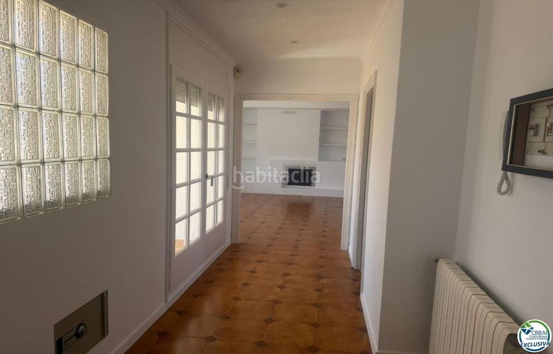 Foto 42226f3e-6648-45cd-991a-4afcba2e0887. Apartament a Centre Roses