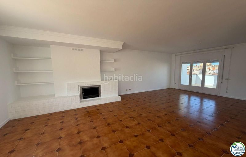 Foto 72f48c4a-62d6-4b27-ad86-3daae397b9b3. Apartament a Centre Roses
