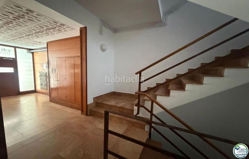 Foto 778ae7a9-f99e-4f30-aa39-ad20766010b7. Apartament a Centre Roses