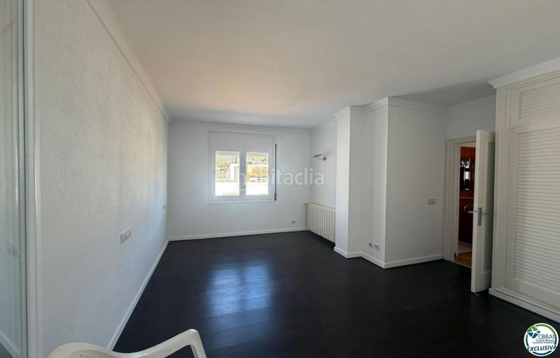 Foto d530947a-64b5-45dc-9f80-a702a0edfaf4. Apartament a Centre Roses