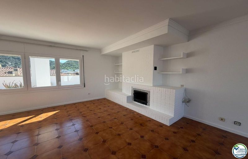 Foto d71f9bdc-50d7-44d3-8aba-d2663632e947. Apartament a Centre Roses