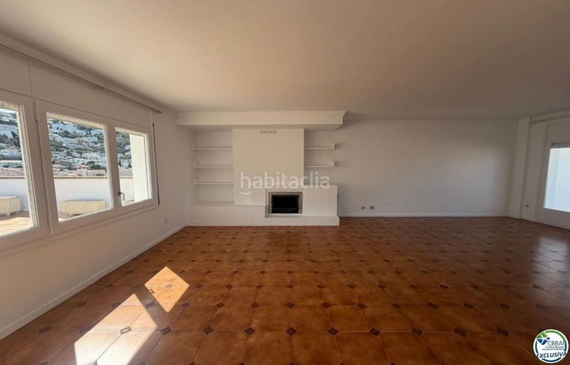 Foto fc1f822b-19c2-423f-908e-ce796659e90f. Apartament a Centre Roses