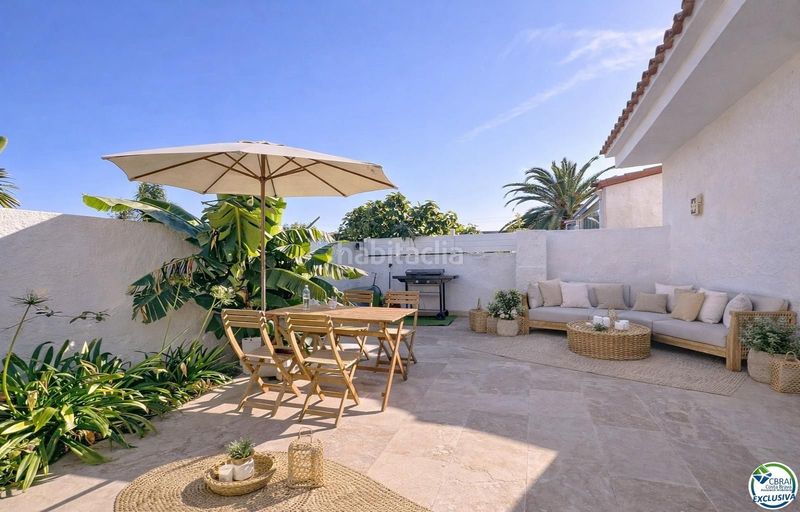 Foto 111c24d8-a6c7-4b44-9bed-eb754b9bb52f. Casa amb piscina a Alberes Empuriabrava