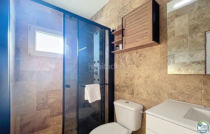 Foto 5ee30b04-8596-4398-985c-ced30beef7db. Casa amb piscina a Alberes Empuriabrava