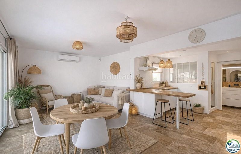 Foto 715e1fee-7233-4505-814c-f6e24ecce452. Casa amb piscina a Alberes Empuriabrava