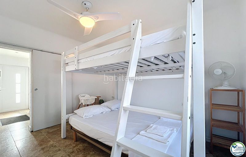 Foto fa911000-7e77-4cbd-9024-13df59d8ca0c. Casa amb piscina a Alberes Empuriabrava