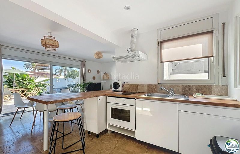 Foto fdb1f267-3122-41d7-918c-c9d6c49cd3ec. Casa amb piscina a Alberes Empuriabrava