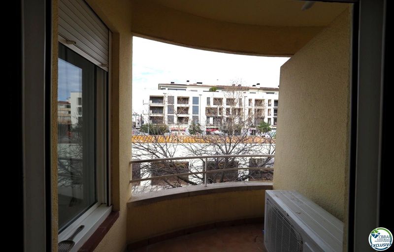 Foto 144f450e-e9aa-4249-b361-e42195654e88. Apartament a Centre Roses