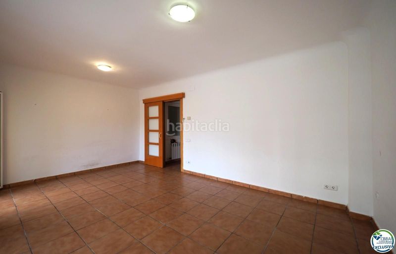 Foto e76ffbf8-1b2b-4cc7-9bd6-c438821f6b86. Apartament a Centre Roses