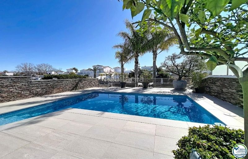 Foto 260c9f9b-7d93-4dd6-a923-575a88b9c35f. Casa amb piscina a Tordera - Fluvià - Llobregat Empuriabrava