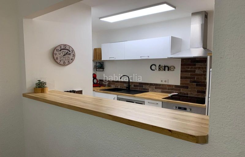 Foto c4060b5e-394d-4fc3-b102-0e868a0dc5b2. Apartament a Centre Roses