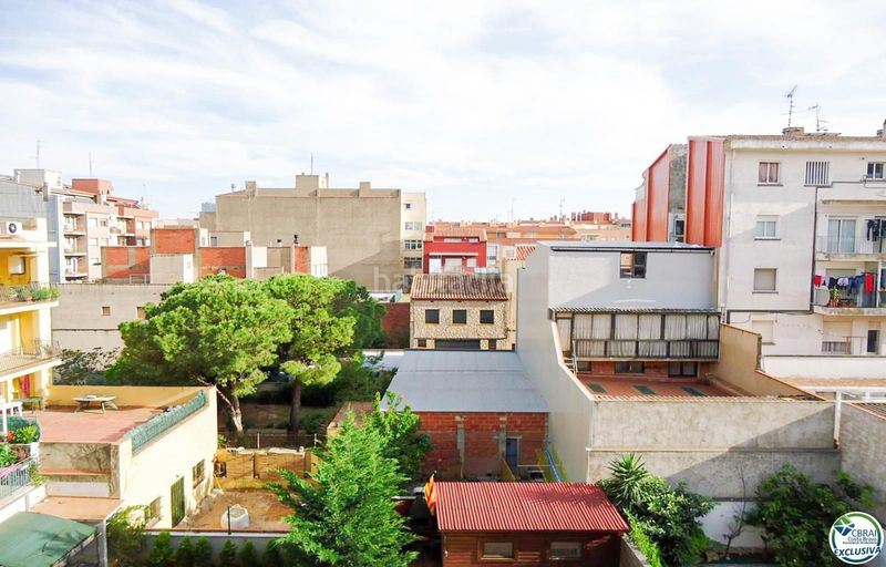 Foto d10d97e5-4fd6-42f7-adab-d1dfb85b23df. Apartament a Creu de la Mà Figueres