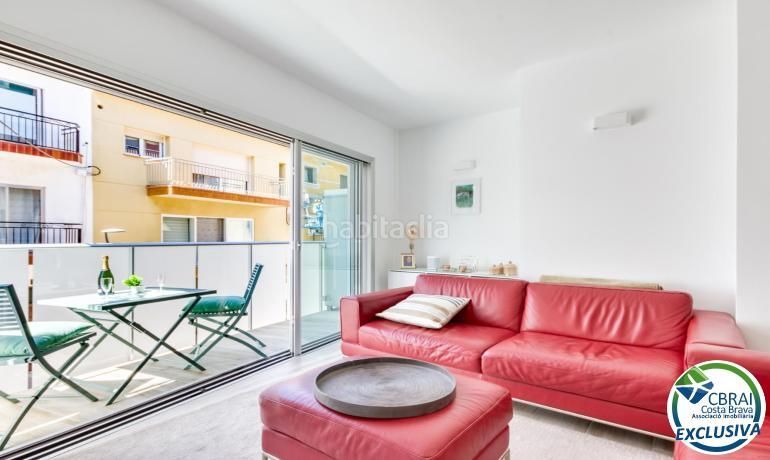 Foto 2b597797-1449-42a2-a852-d5598fb43f3a. Apartament a Centre Roses