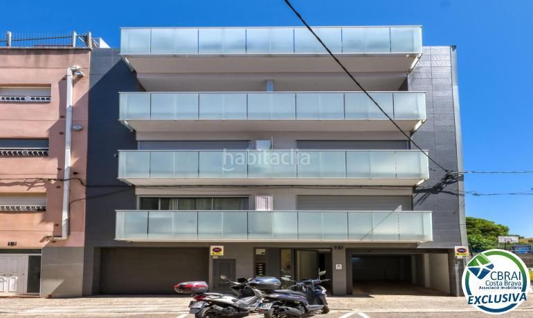 Foto 4053301f-e5b1-4be5-a4a0-f14805af2027. Apartament a Centre Roses