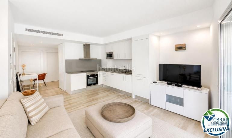 Foto 7190f001-0c85-4a21-b779-2c72a4bab7c3. Apartament a Centre Roses