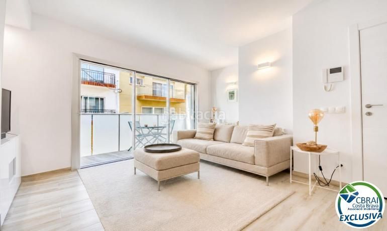 Foto f578a339-105b-425a-90ac-cfa95ff4150f. Apartament a Centre Roses