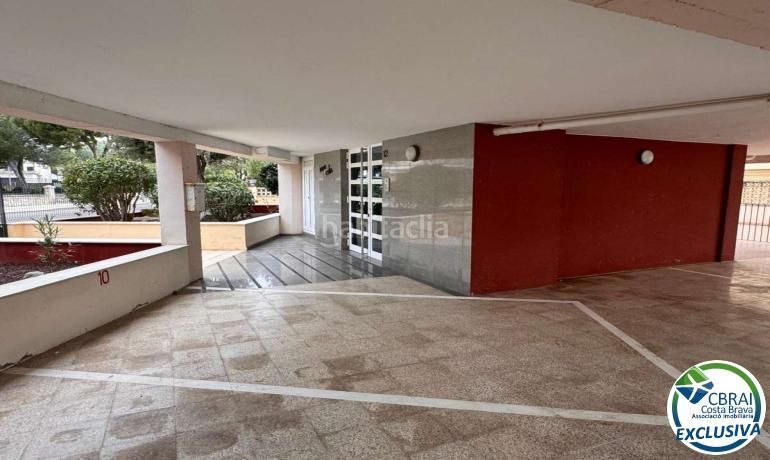 Foto e62973ba-f8c2-4d8a-b809-9b82cf17cef3. Aparcament cotxe a Salatar Roses