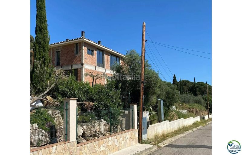 Foto bdb4243e-fd43-4e53-bf35-586bfd300d3d. Casa amb piscina a Pau