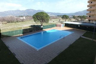 Appartement in De la platja 74. Apartamento soleado con terraza y plaza de aparcamiento en santa
