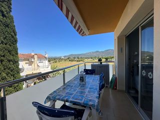 Apartament a Santa Margarida. Coqueto apartamento con parking privado