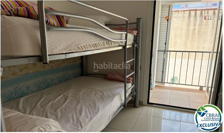 Foto c4060deb-6a35-4083-98fc-08cd1ae18e26. Apartament a Centre Roses
