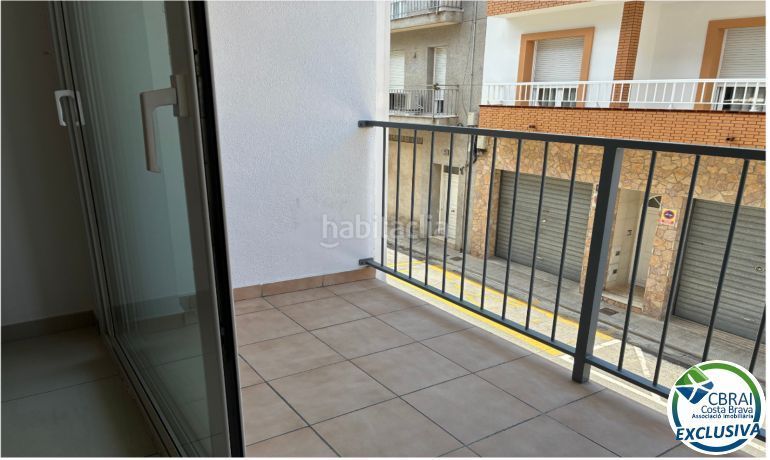 Foto fdaf9164-2f3a-4cb2-8ba1-c72105ac65c4. Apartament a Centre Roses