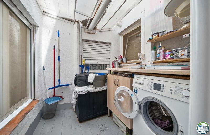 Foto b4b3c873-48fb-4931-9b67-7651b6dc3d68. Apartament a Centre Roses