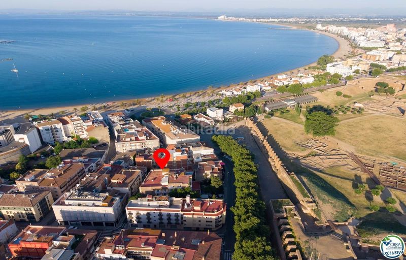 Foto c893908b-31ad-4793-ae65-d5befaeb76a5. Apartament a Centre Roses
