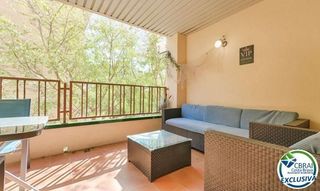 Apartament a Del puig rom 98. Encantador apartamento en el centro de roses a 200m de la playa