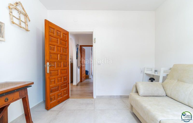 Foto 57553cb3-9e1b-479f-91de-d380df759544. Casa amb piscina a Peni Empuriabrava
