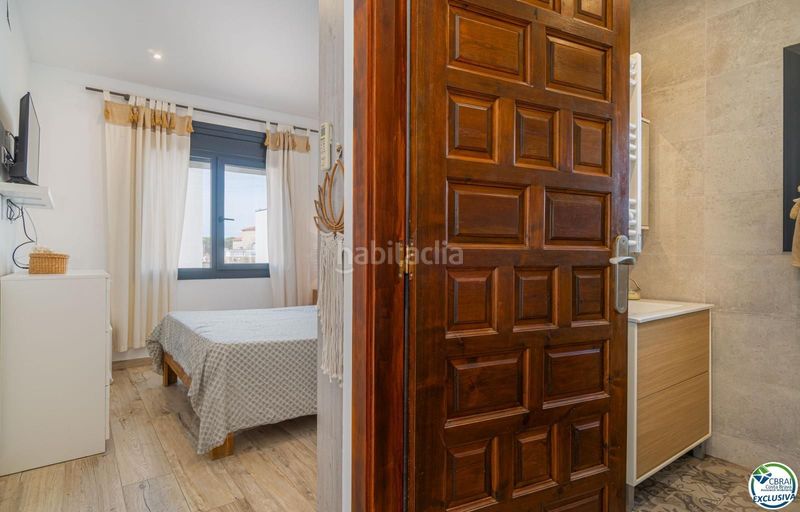 Foto dbe44ff5-b783-49c0-b368-cd0eaf36fb2e. Casa amb piscina a Peni Empuriabrava