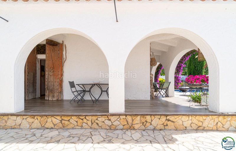 Foto e4f85919-568c-4b71-9d03-04e502aa320d. Casa amb piscina a Peni Empuriabrava