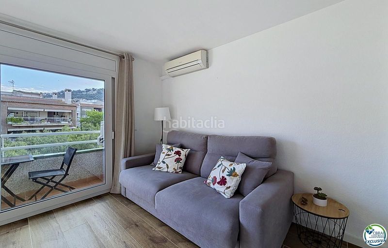 Foto 4810f426-9c76-4880-bb97-ddf2ae8942ce. Apartament a Centre Roses