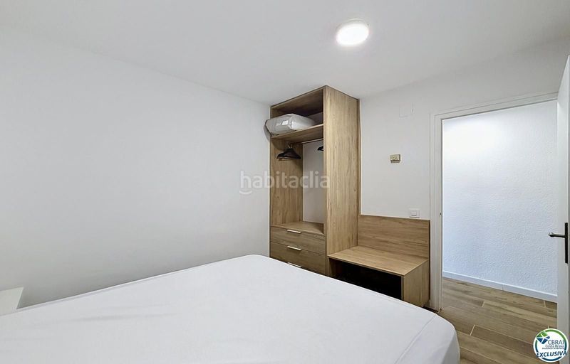 Foto 856341e1-50ce-48f7-a423-5006fbc58ccb. Apartament a Centre Roses