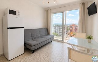 Estudi  Delta muga. Estudio en delta muga  empuriabrava, con vistas despejadas
