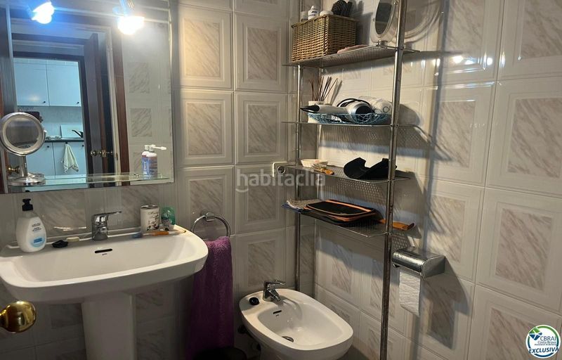 Foto b5b45443-7438-437a-be4b-9c8c1fb43896. Apartament a Centre Roses