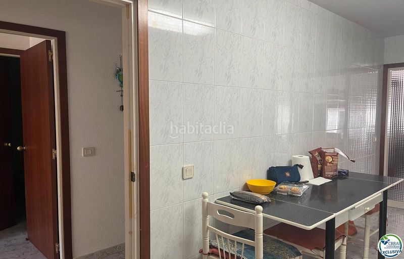 Foto c8cf5ff8-2c8e-468e-a829-dc213f8c706b. Apartament a Centre Roses