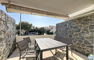 Apartment  Poblat tipic. Apartamento renovado con terrazas en pleno centro de empuriabrav